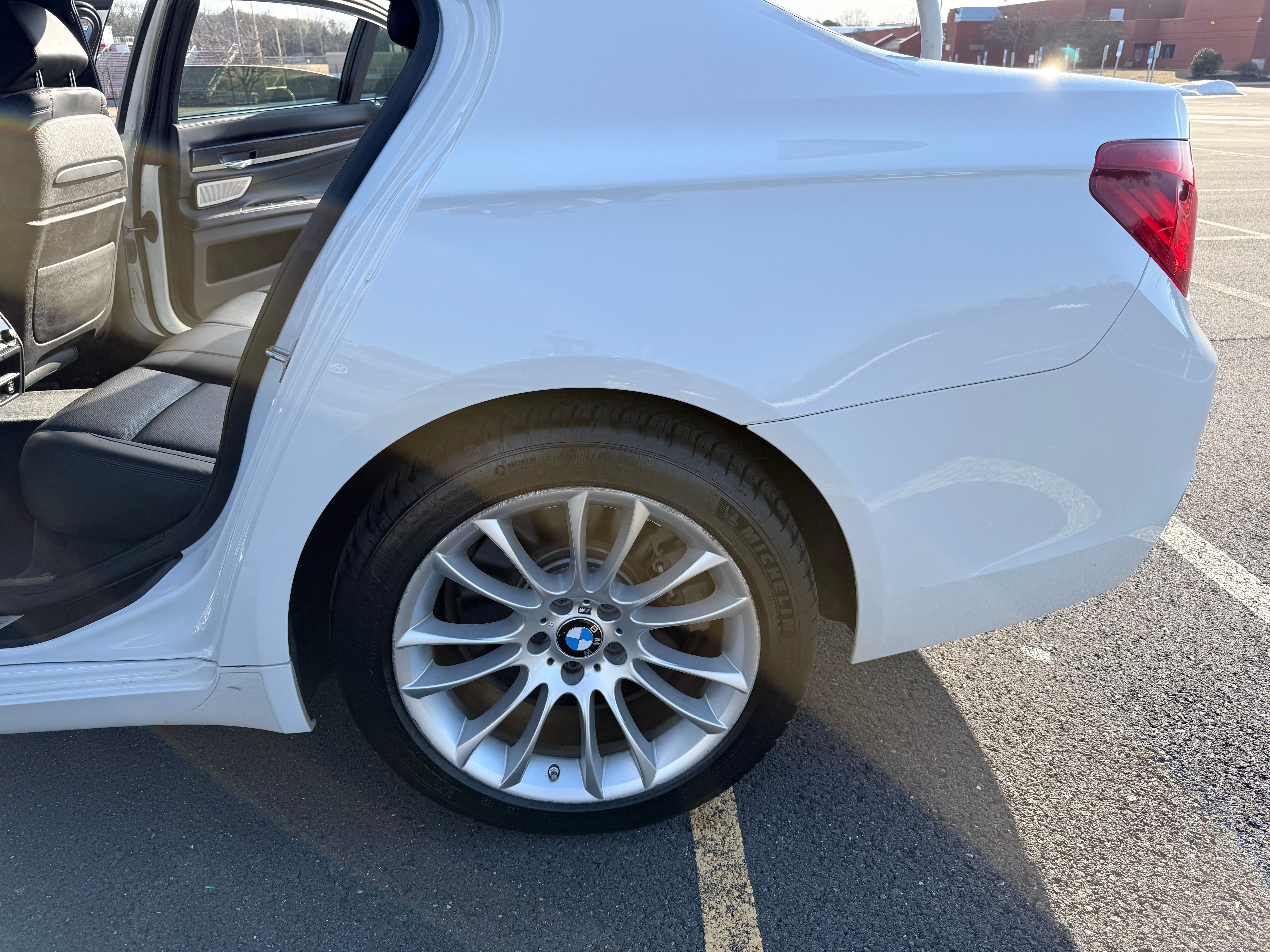 Used 2013 BMW 750Li xDrive AWD/4WD image 12