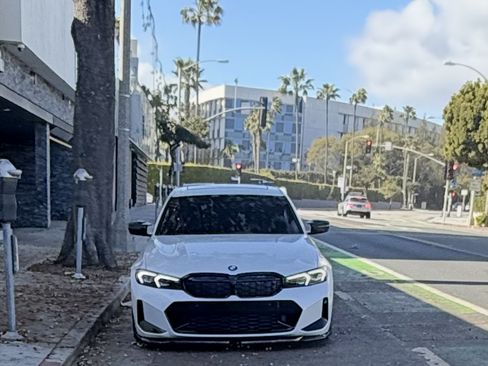 Used 2025 BMW M340i xDrive w/ Premium Package image 10