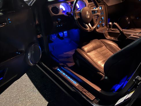 Used 2012 Ford Mustang Premium image 10