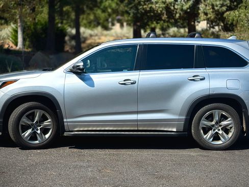 Used 2017 Toyota Highlander Limited image 5