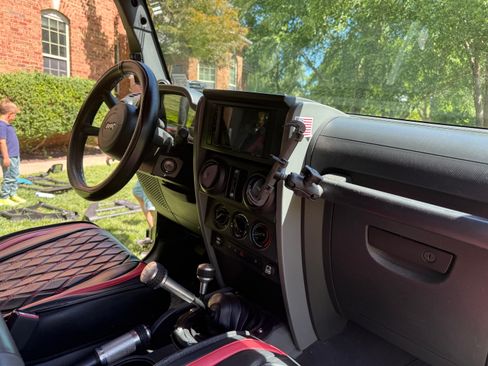 Used 2008 Jeep Wrangler Unlimited Rubicon w/ Dual Top Group AWD/4WD image 15