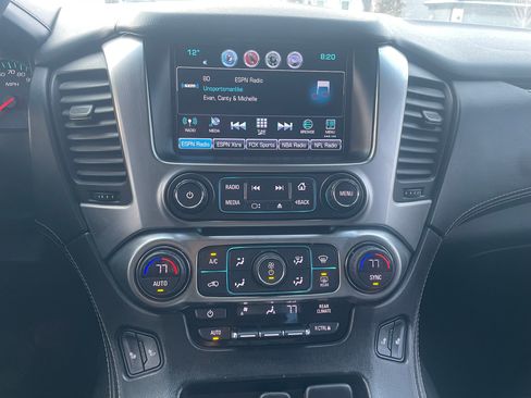 Used 2017 Chevrolet Suburban LT image 10