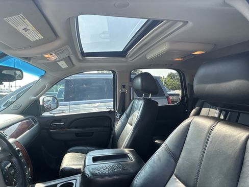 Used 2011 Chevrolet Tahoe LT image 4