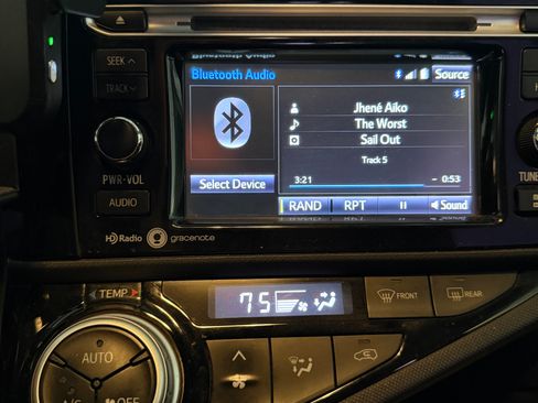 Used 2015 Toyota Prius C Four image 9