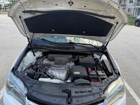 Used 2017 Toyota Camry SE image 10