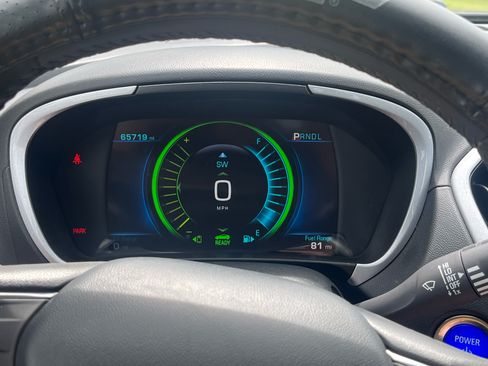 Used 2017 Chevrolet Volt LT image 2