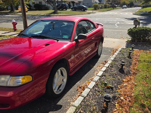 Used 1994 Ford Mustang GT image 2