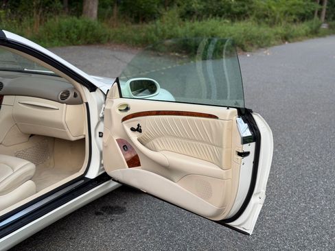 Used 2007 Mercedes-Benz CLK 350 Cabriolet image 14