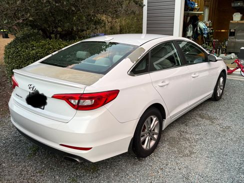 Used 2016 Hyundai Sonata SE w/ Cargo Package image 4