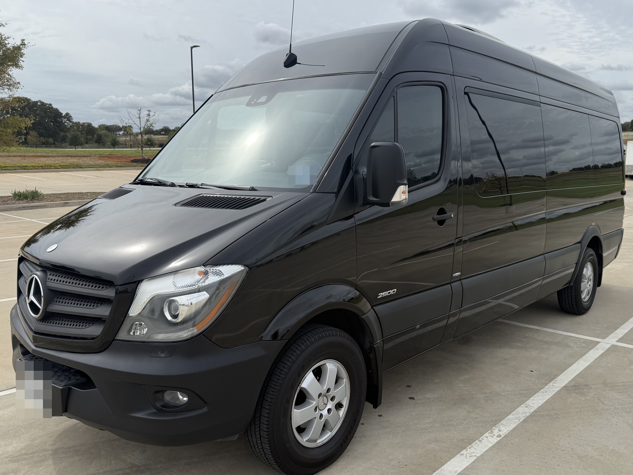 Used 2015 Mercedes-Benz Sprinter 2500 image 1