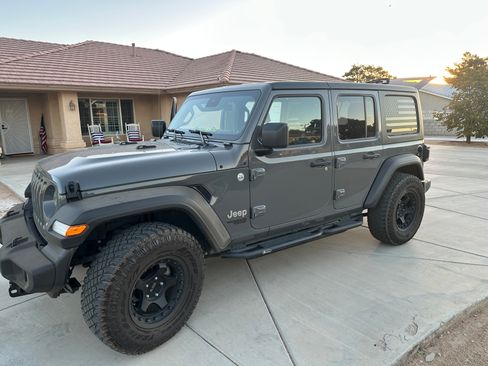 Used 2020 Jeep Wrangler Unlimited Sport S image 4