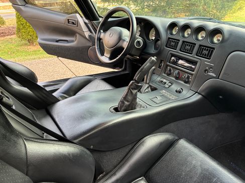 Used 1998 Dodge Viper GTS image 27