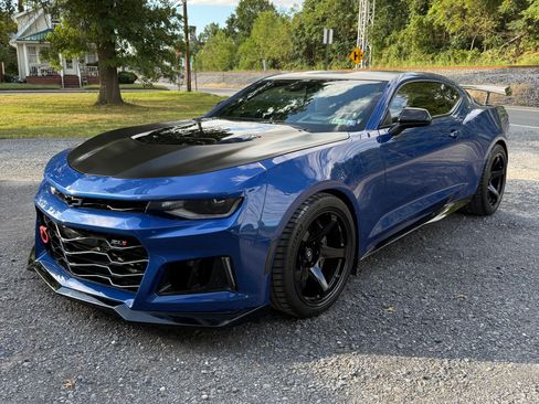 Used 2021 Chevrolet Camaro ZL1 RWD image 8