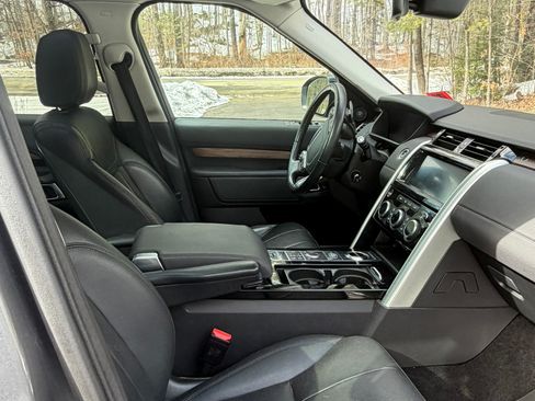 Used 2018 Land Rover Discovery HSE image 10