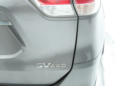 Used 2016 Nissan Rogue SV w/ SV Premium Package image 25