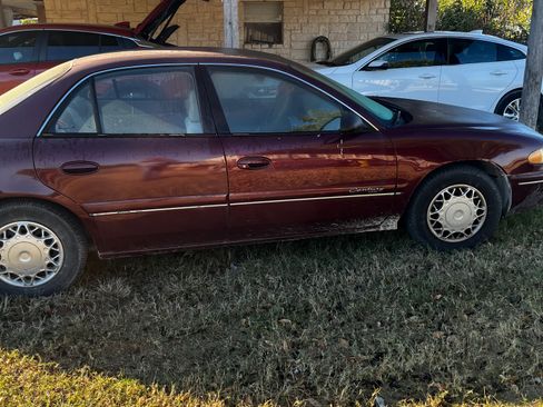Used 1998 Buick Century Custom image 10