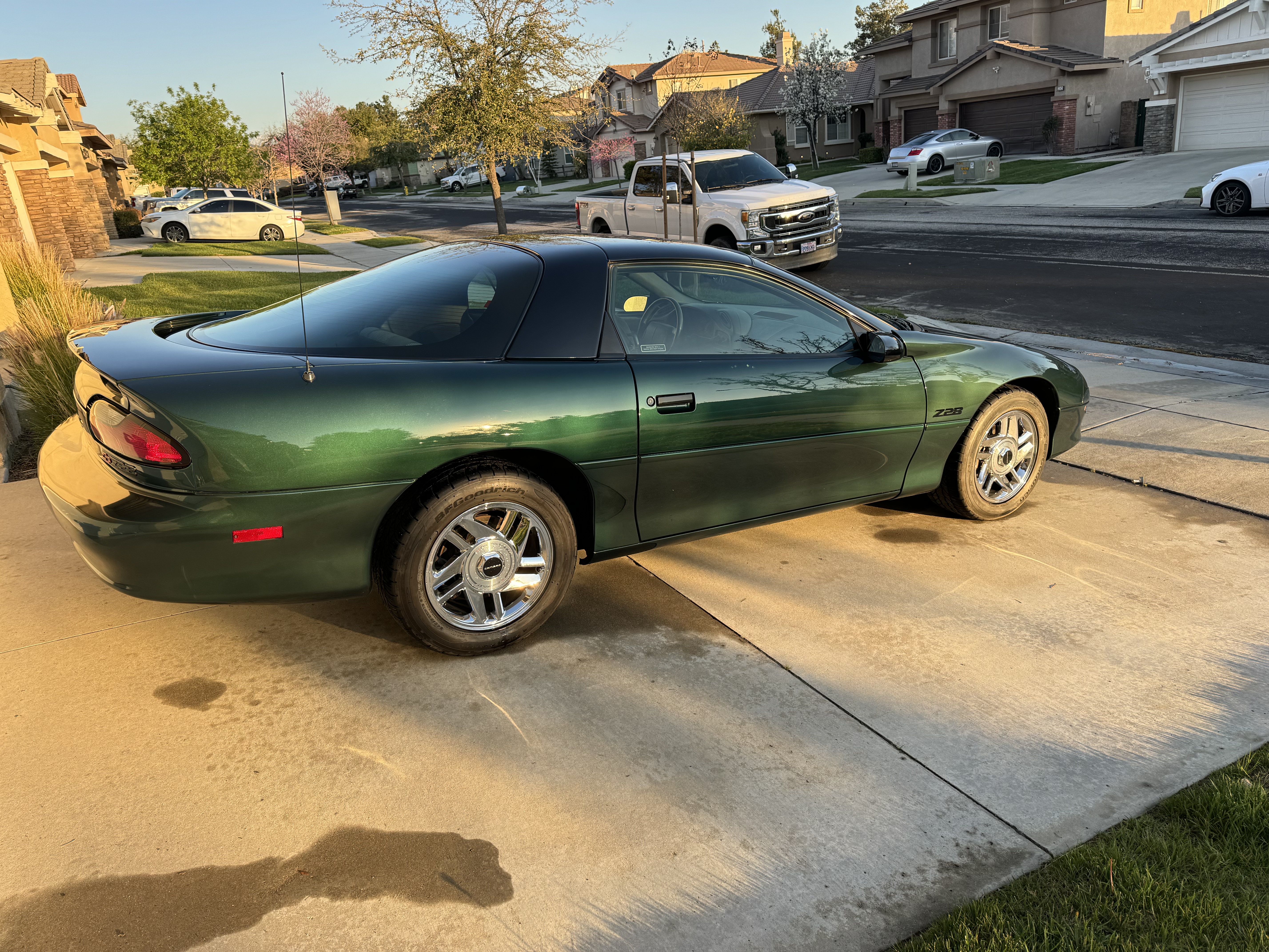 Used 1996 Chevrolet Camaro Z28 RWD image 4