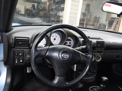 Used 2003 Toyota MR2 RWD image 17