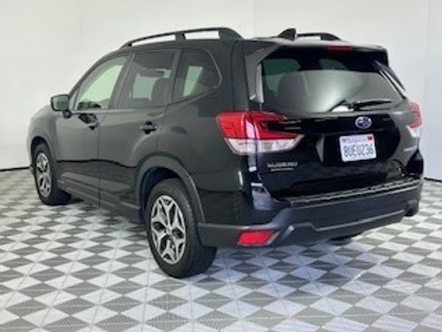 Used 2021 Subaru Forester Premium w/ Popular Package #1 image 2