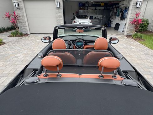 Used 2022 MINI Cooper S w/ Signature Upholstery Package image 28