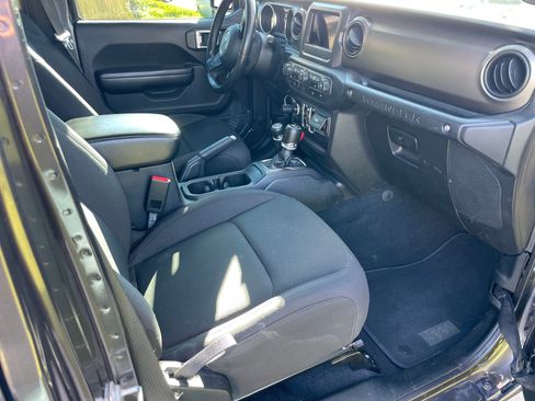 Used 2018 Jeep Wrangler Unlimited Sport S image 15