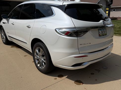 Used 2023 Buick Enclave Avenir FWD image 2