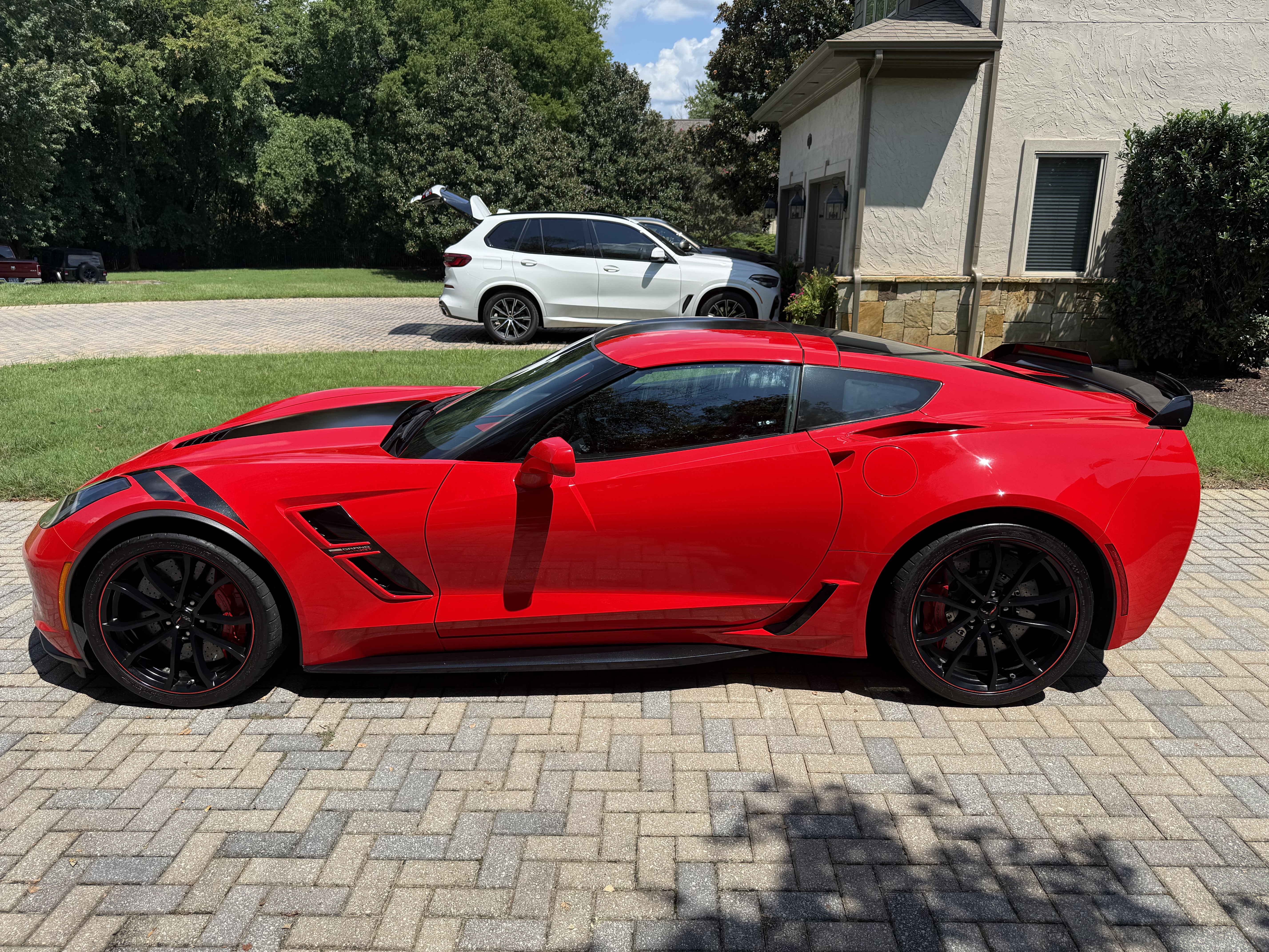 Used 2019 Chevrolet Corvette Grand Sport w/ Z07 Performance Package RWD image 2