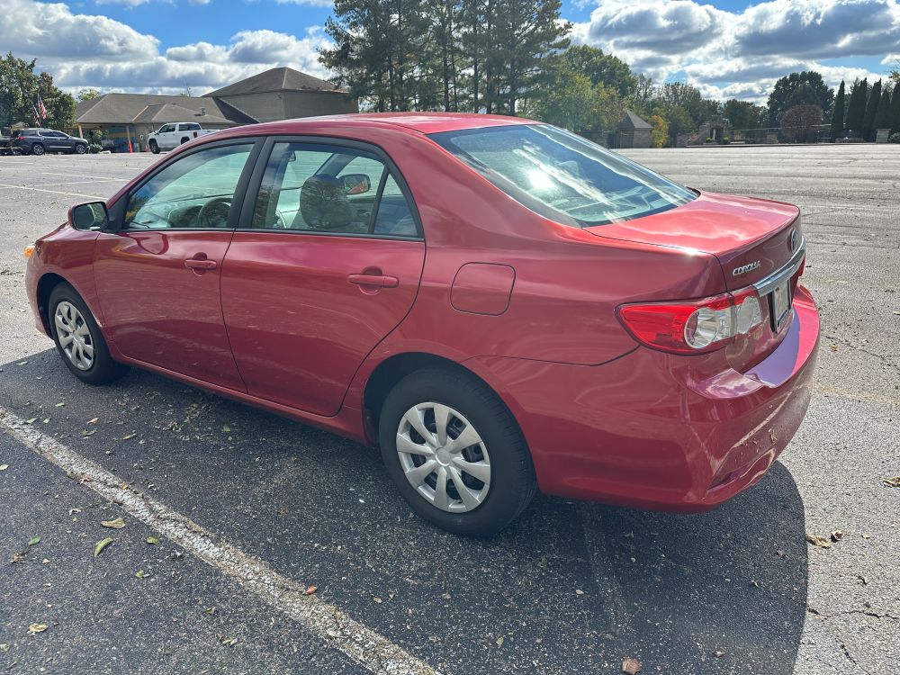 Used 2011 Toyota Corolla LE FWD image 4