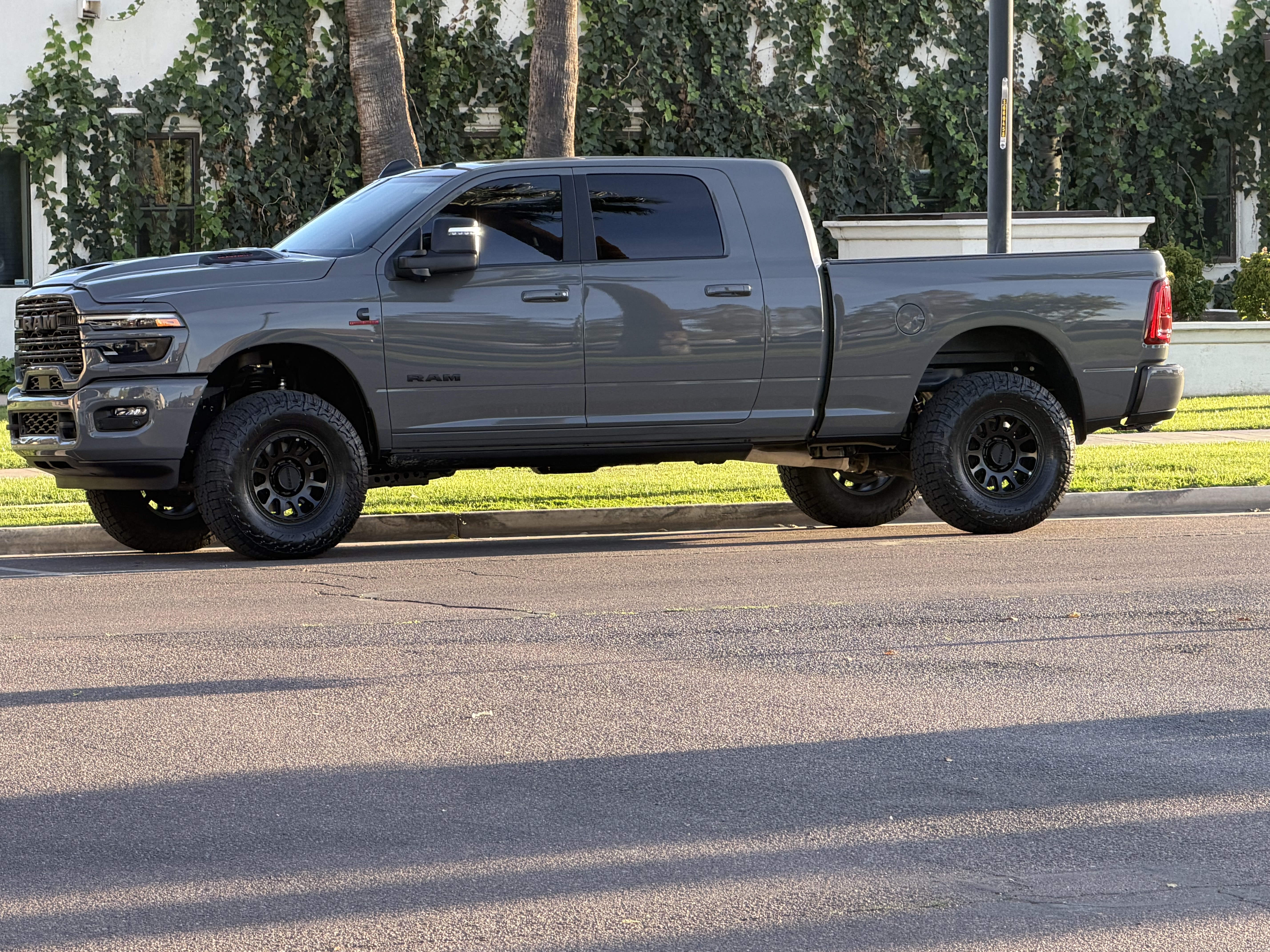 Used 2026 RAM 2500 Laramie w/ Night Edition AWD/4WD image 4
