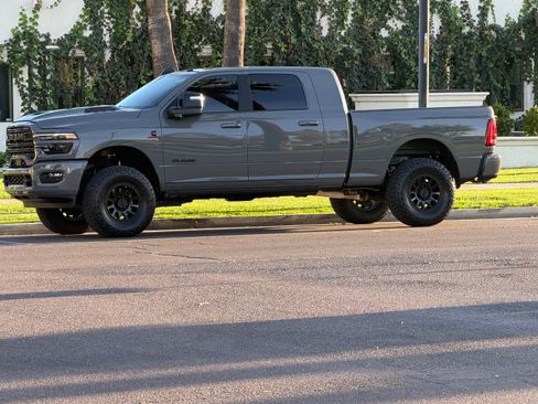 Used 2026 RAM 2500 Laramie w/ Night Edition AWD/4WD image 4