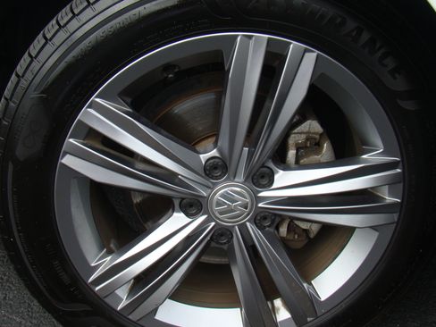 Used 2019 Volkswagen Jetta R-Line FWD image 24