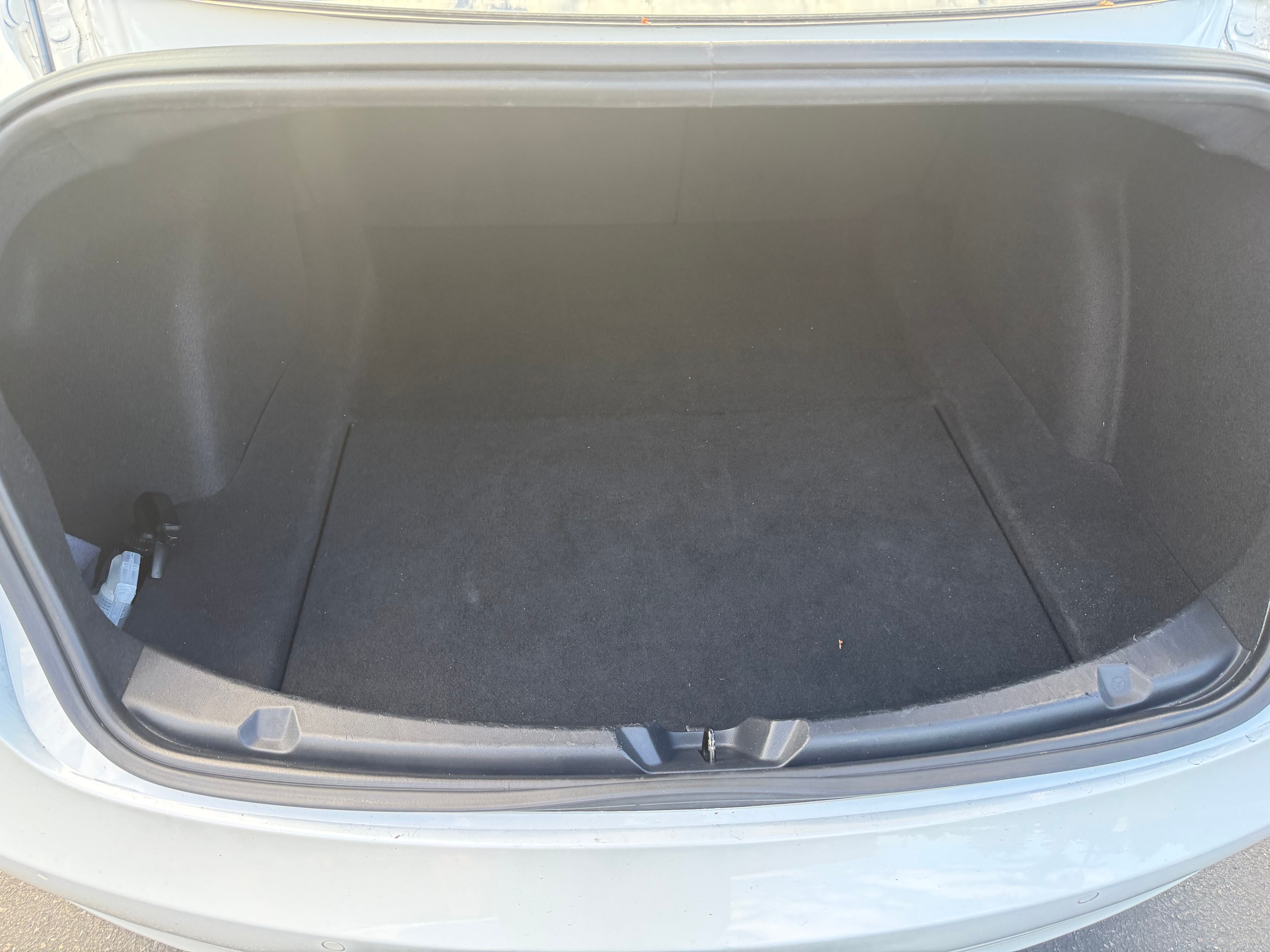Used 2018 Tesla Model 3 Mid Range RWD image 12