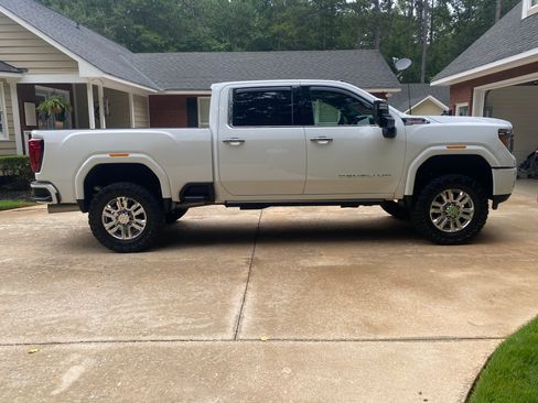 Used 2020 GMC Sierra 2500 Denali w/ Denali Ultimate Package AWD/4WD image 4
