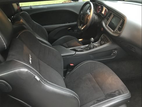 Used 2015 Dodge Challenger SRT Hellcat image 5