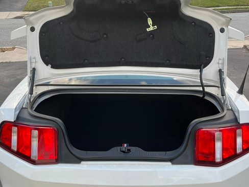 Used 2012 Ford Mustang GT Premium w/ Comfort Pkg image 15