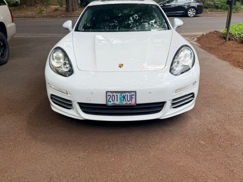 Used 2015 Porsche Panamera 4 AWD/4WD image 1