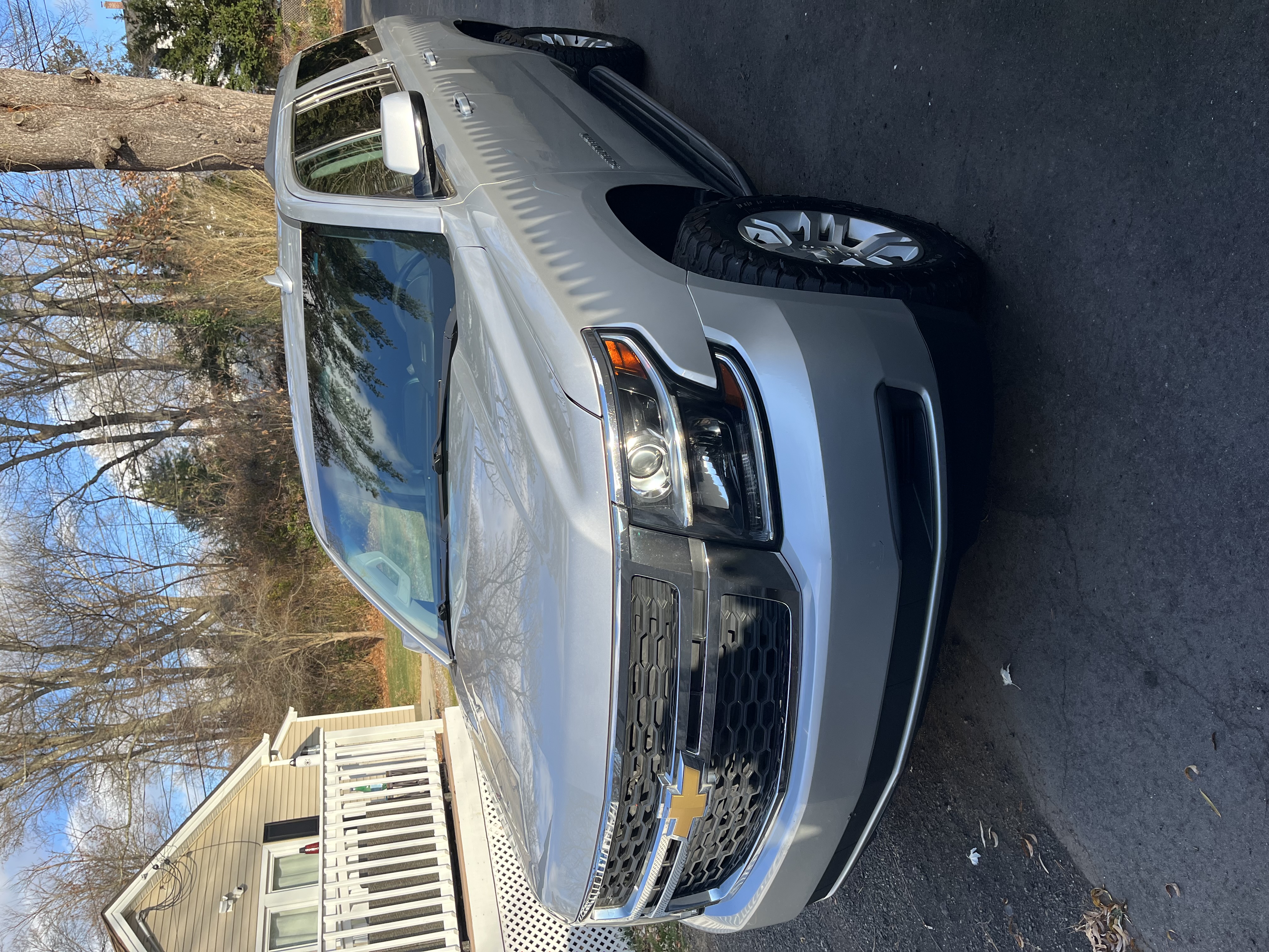 Used 2020 Chevrolet Suburban LT AWD/4WD image 8