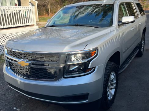 Used 2020 Chevrolet Suburban LT image 8