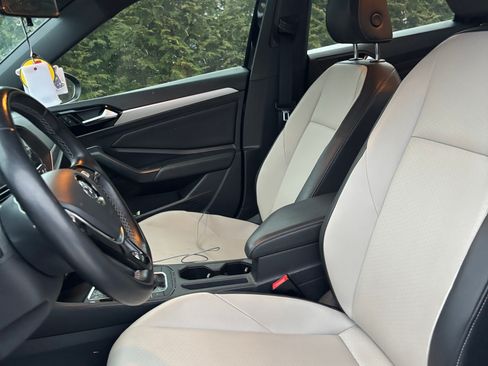 Used 2020 Volkswagen Jetta R-Line image 6