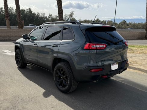 Used 2015 Jeep Cherokee Trailhawk w/ Comfort/Convenience Group image 5