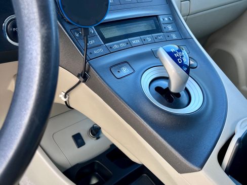 Used 2010 Toyota Prius FWD image 16