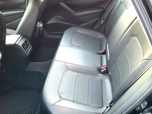 Used 2015 Volkswagen Passat TDI SE image 11