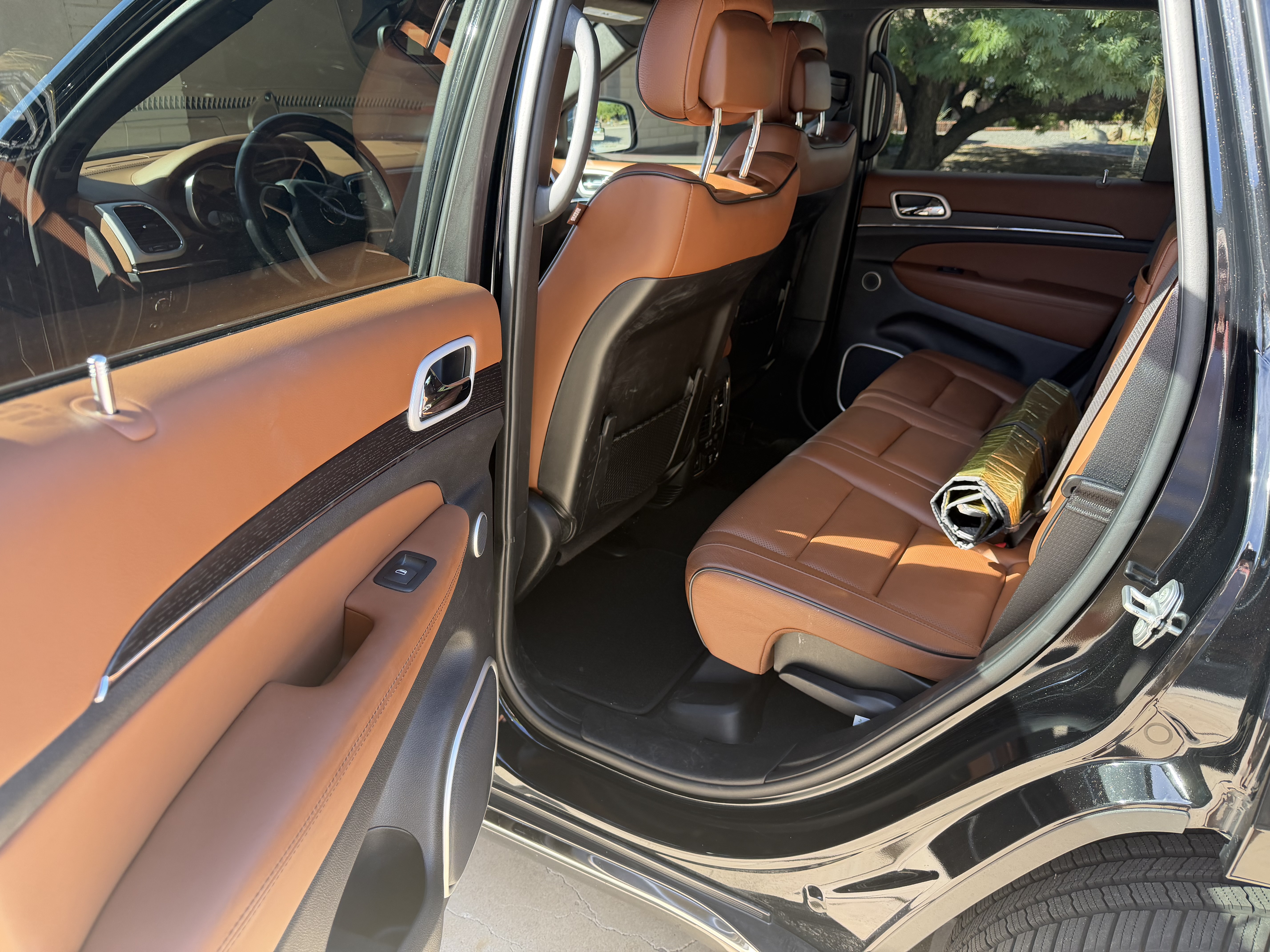 Used 2020 Jeep Grand Cherokee Summit AWD/4WD image 6