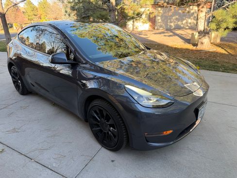 Used 2023 Tesla Model Y Long Range image 8