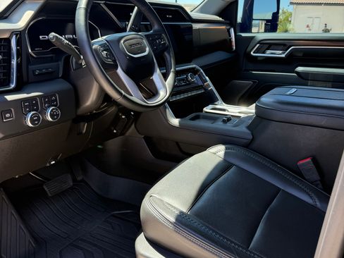 Used 2024 GMC Sierra 2500 Denali w/ Denali Reserve Package AWD/4WD image 11