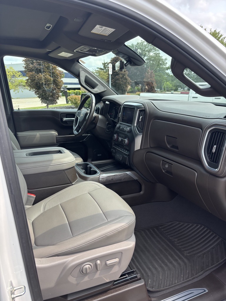 Used 2022 Chevrolet Silverado 1500 LTZ w/ LTZ Premium Package AWD/4WD image 15