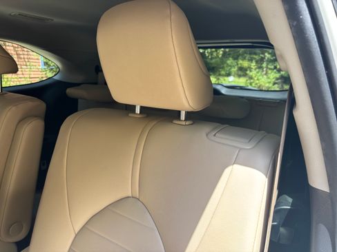 Used 2020 Toyota Highlander XLE FWD image 9