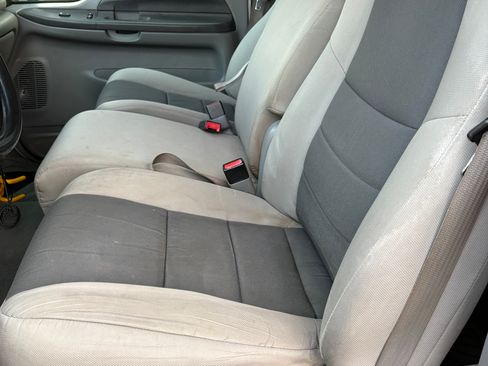 Used 2004 Ford F250 XLT image 12