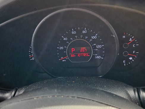 Used 2019 Kia Soul + image 10