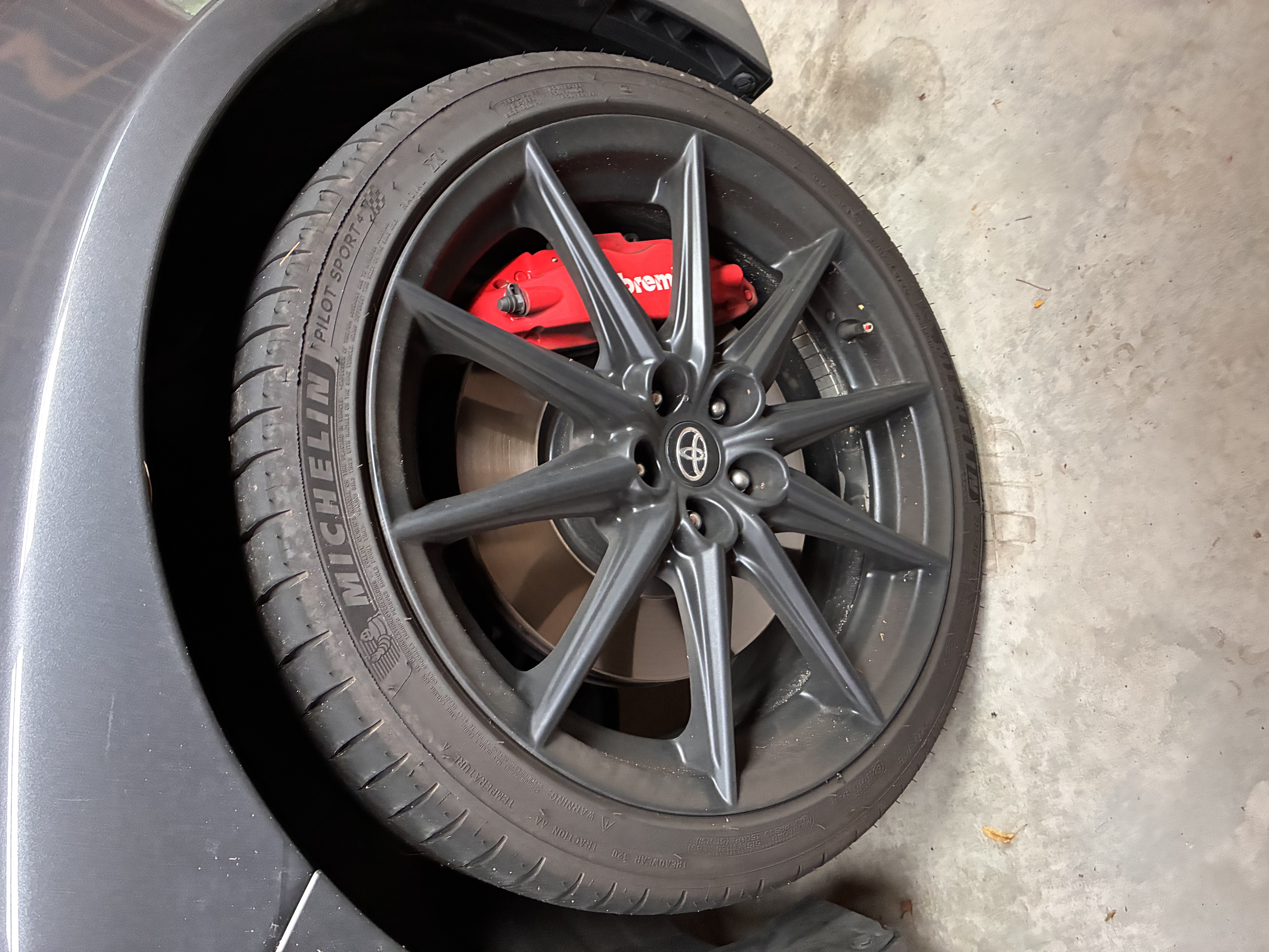 Used 2024 Toyota GR86 Premium w/ Performance Package RWD image 4